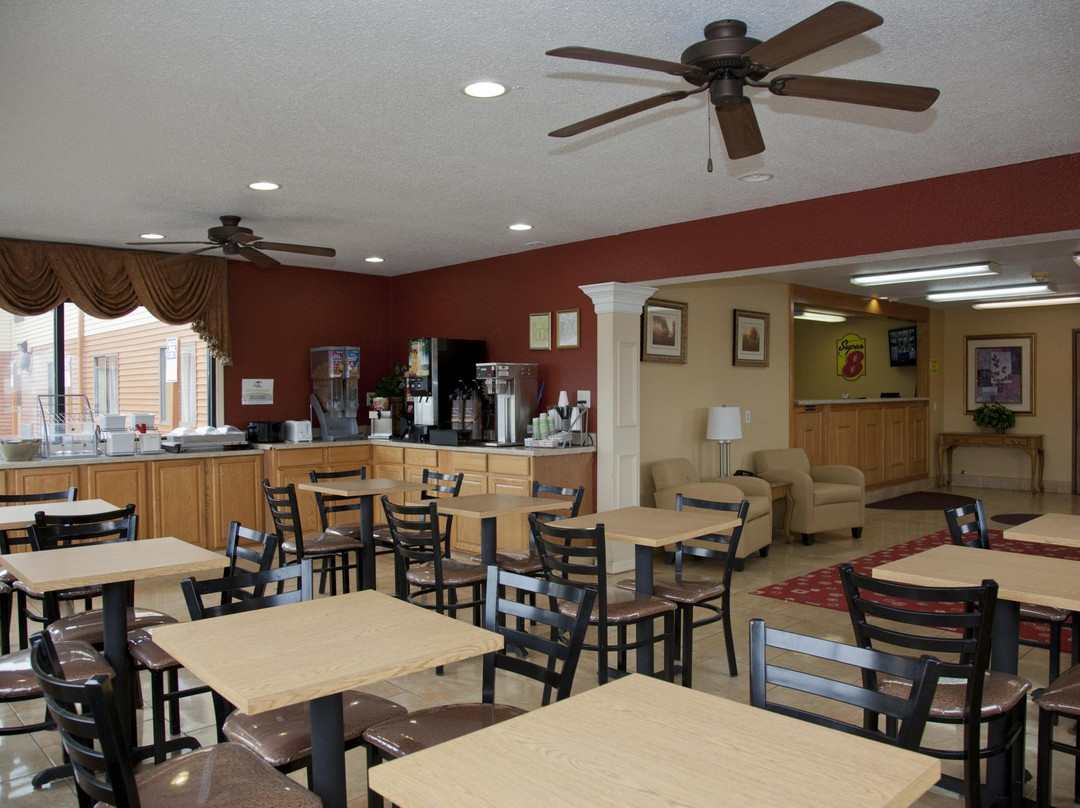 里士满酒店住宿-里士满速8酒店