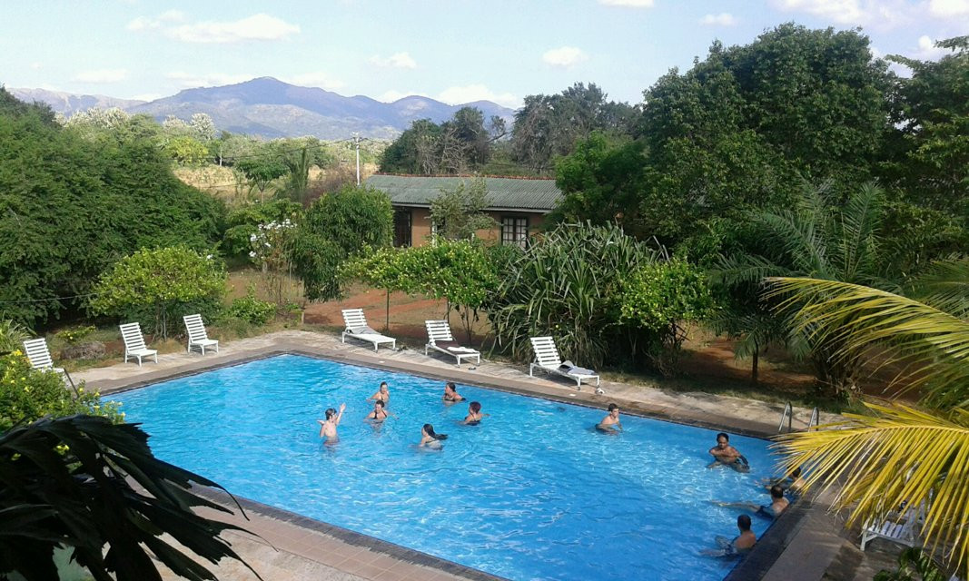 Lenadora酒店住宿-巨石场度假酒店