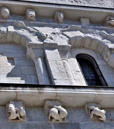 Eglise Fortifiée Saint-pierre À Reignac景点图片