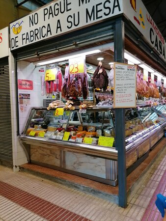 Mercat Cobert Municipal-罗塞斯必去景点