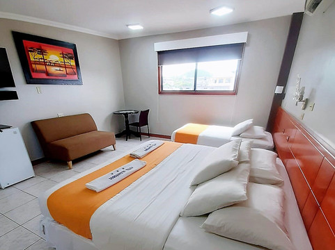 洛斯阿尔伽鲁博思旅馆主图