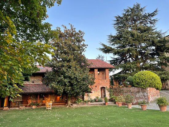 Castello di Moncrivello主图
