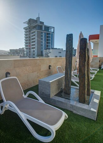 阿尔乐格酒店主图