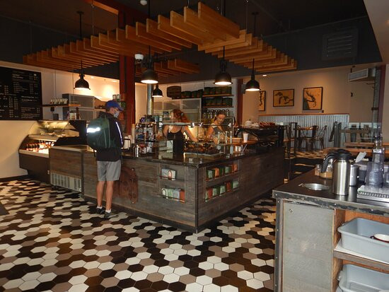 The Adventure Hotel主图