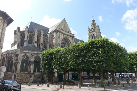 Eglise St Jacques-贡比涅必去景点