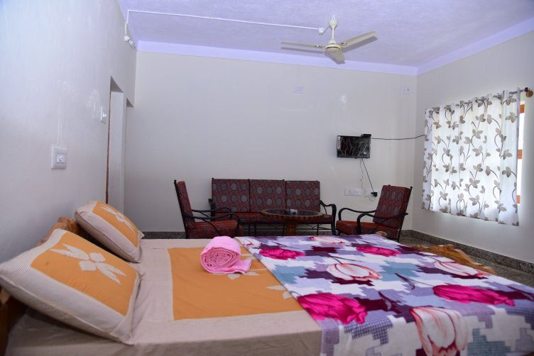 Dharinidhama Homestay