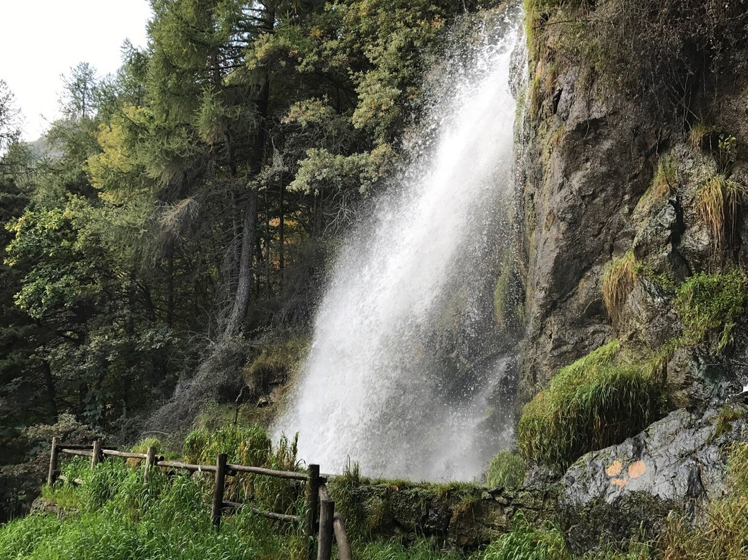 Cascata d'Arlaz景点图片