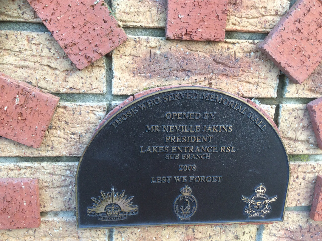 Lakes Entrance & District War Memorial景点图片