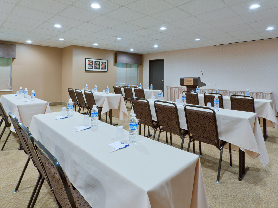 Holiday Inn Express & Suites Ashtabula-geneva by IHG主图