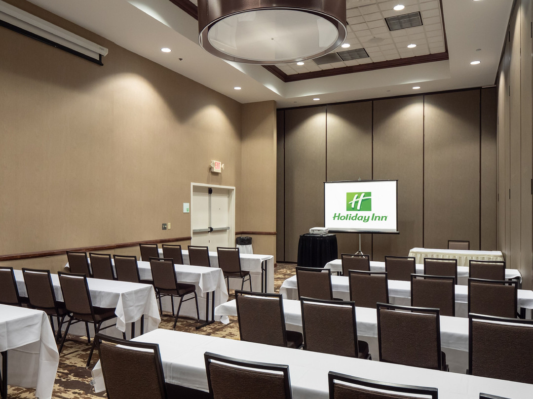Holiday Inn Conference Ctr Marshfield by IHG主图