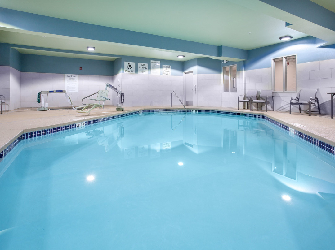 Holiday Inn Express & Suites Lincoln City by IHG主图