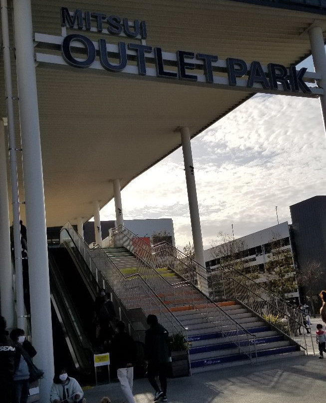 三井奥特莱斯购物城 横滨港湾-横滨市必去景点