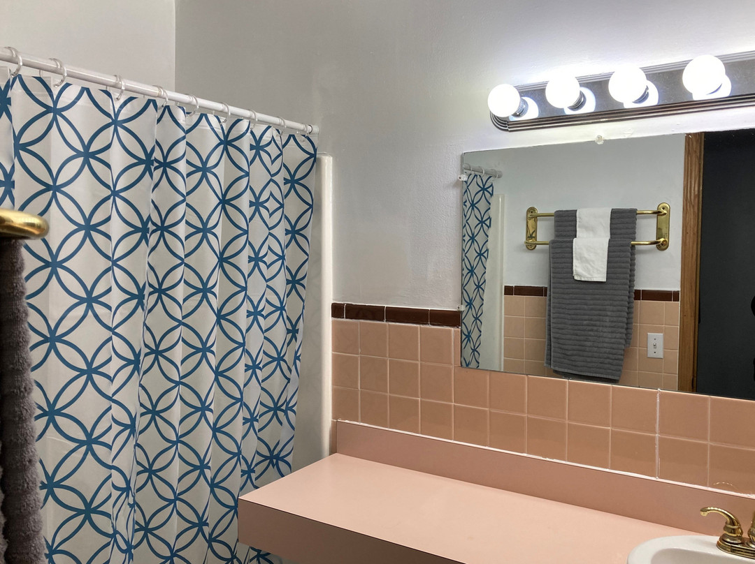 Lake Hills Motel主图