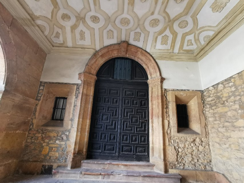 Monasterio de San Pelayo-奥维耶多必去景点