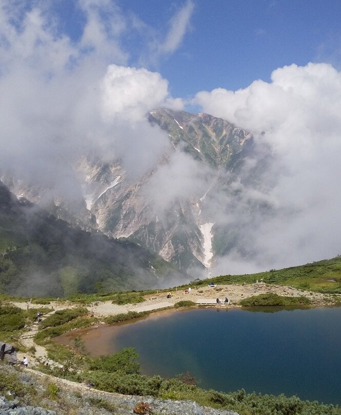 Happo Pond景点图片