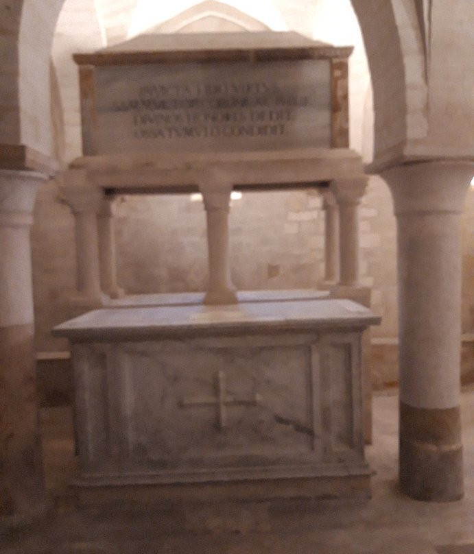 Cattedrale San Leopardo-奥西莫必去景点