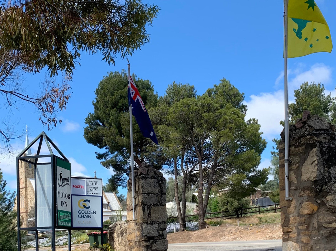 巴拉汽车酒店主图