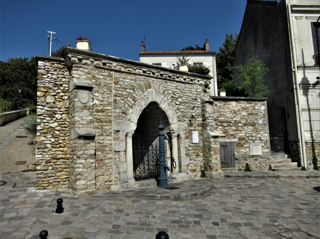 La Fontaine de Saint Prix景点图片