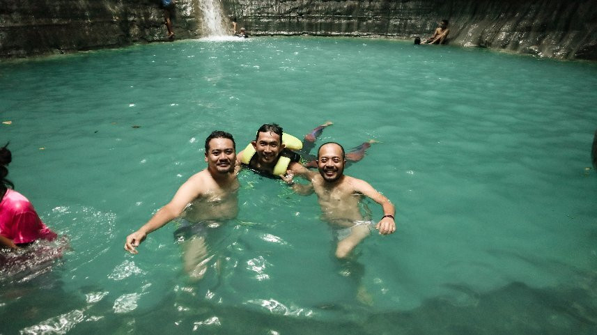 Waimarang Waterfall景点图片
