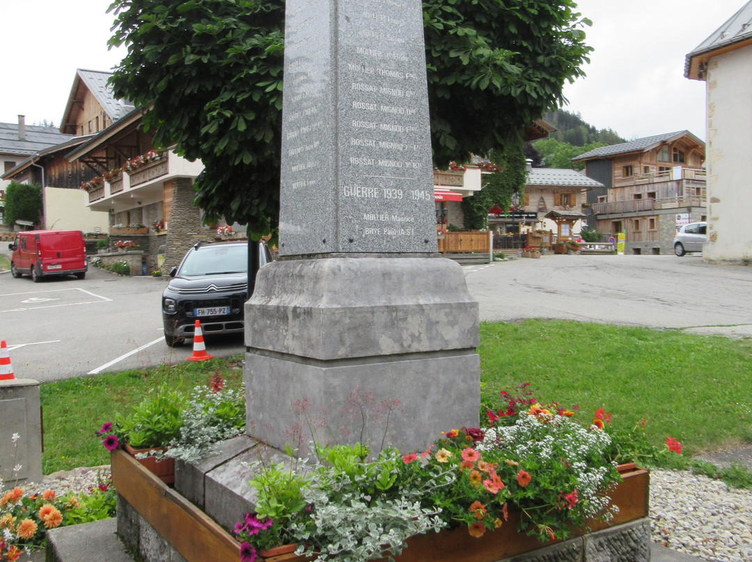 Monument communal-Notre Dame de Bellecombe必去景点