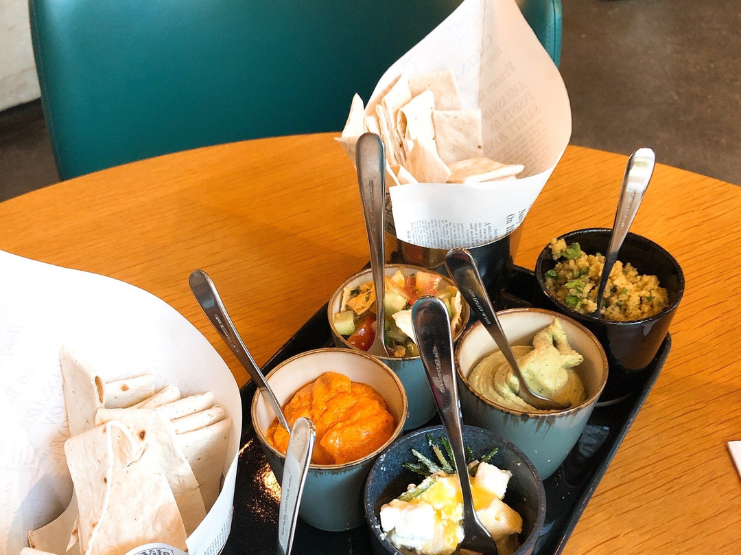 Nomad Eatery & Bar