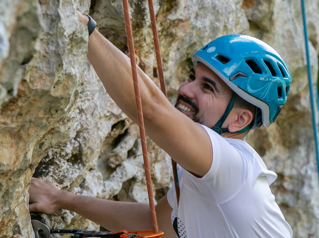 Roca Norte Outdoor Climbing Gym-Vega Baja必去景点