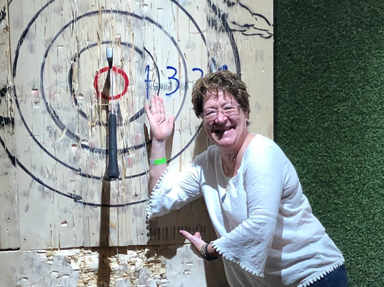 Chops+Hops Axe Throwing Lodge-劳德代尔堡必去景点