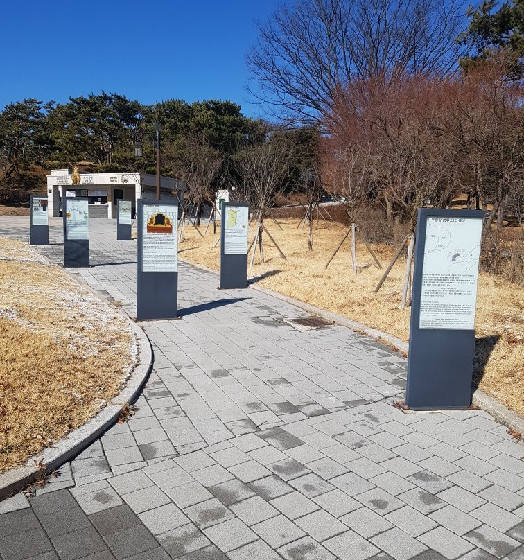 Songsan-ri Tombs and Royal Tomb of King Muryeong-公州市必去景点