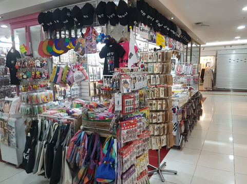 Myeongdong Underground Shopping Center-首尔必去景点