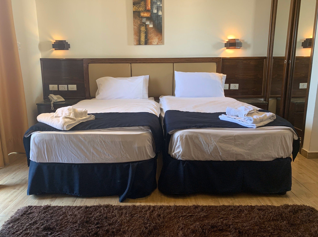 Shepherd Plaza Hotel主图