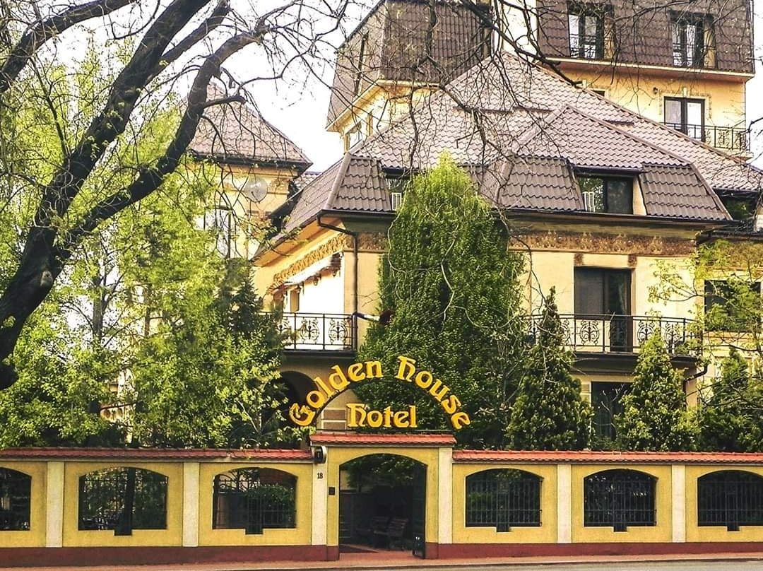 Hotel Golden House主图