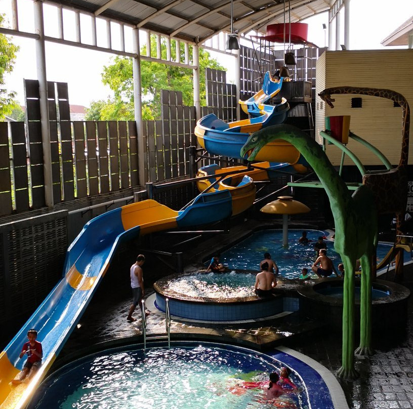 Crown Victoria Hotel主图