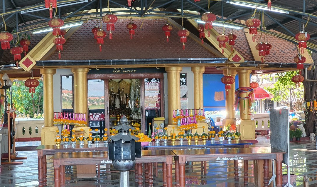 Chao Mae Song Nang Phi Nong Shrine景点图片