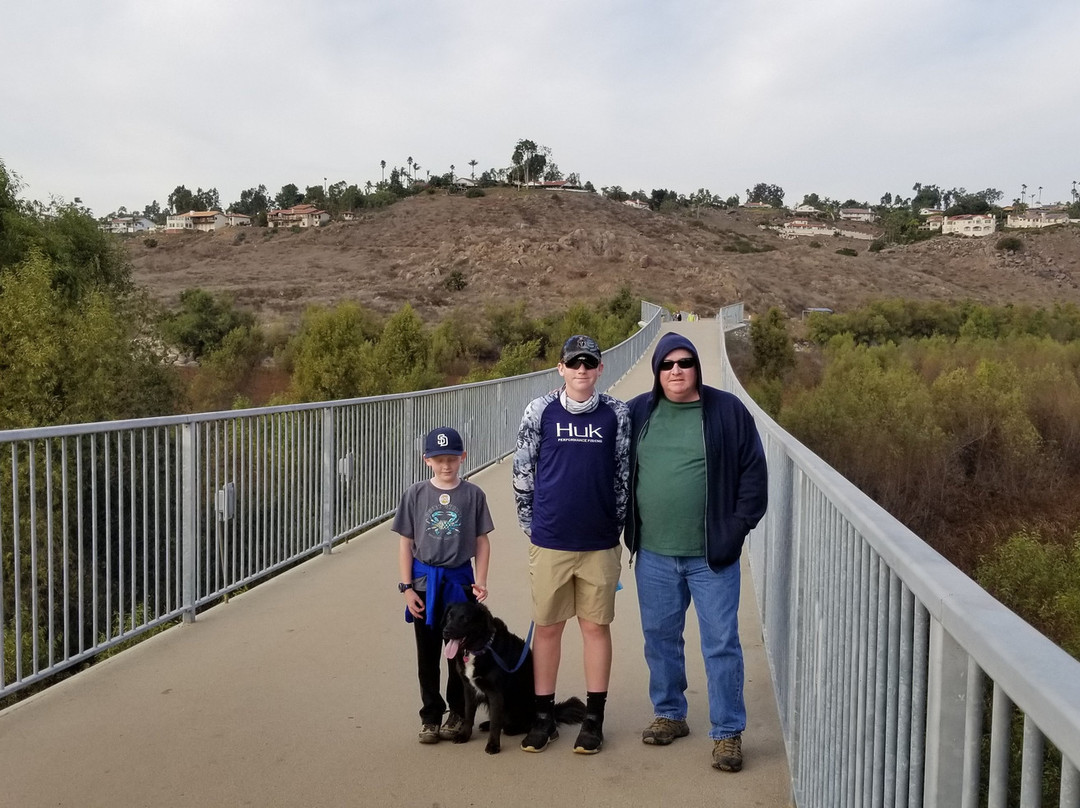 Lake Hodges Pedestrian Suspension Bridge景点图片