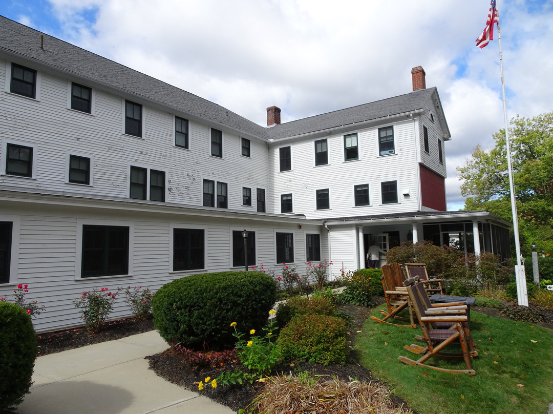 The Woodbound Inn主图