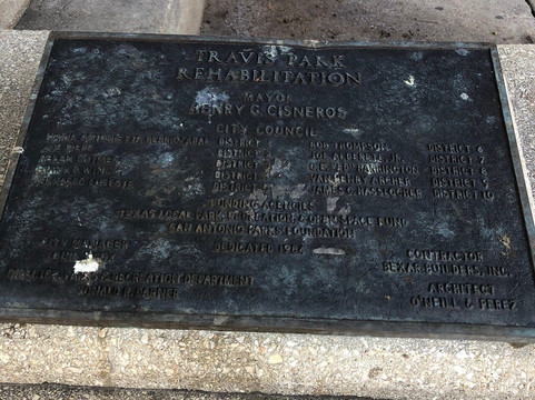 Travis Park Plaza-圣安东尼奥市必去景点