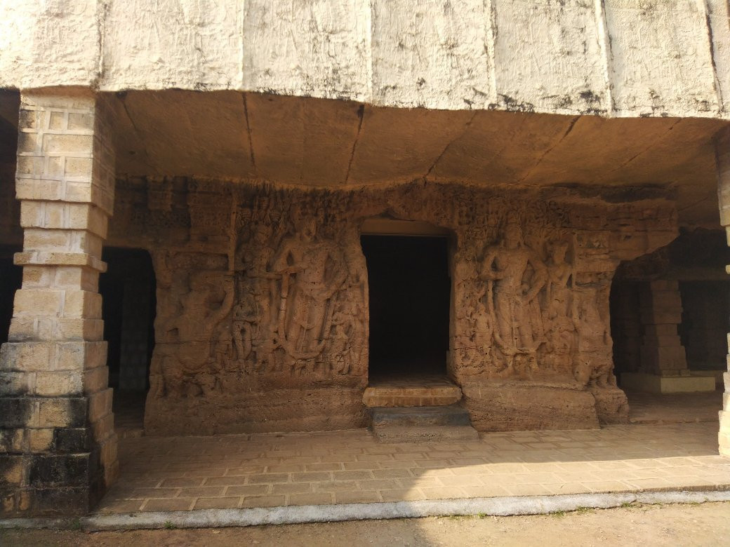 Khambhalida Buddhist Caves景点图片