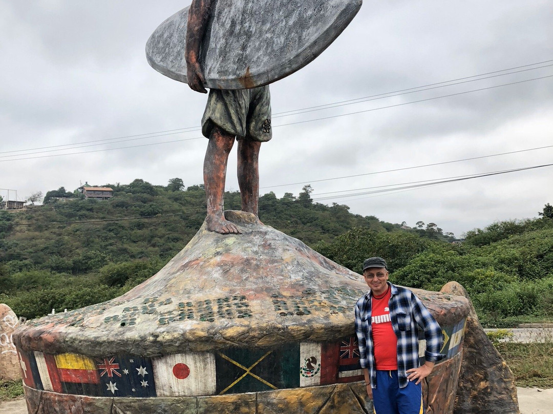 Monumento del Surfista-Montanita必去景点