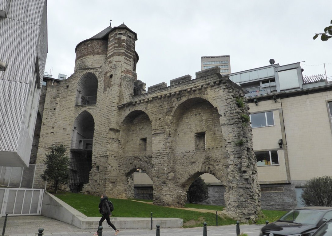 Tour Anneessens-布鲁塞尔必去景点
