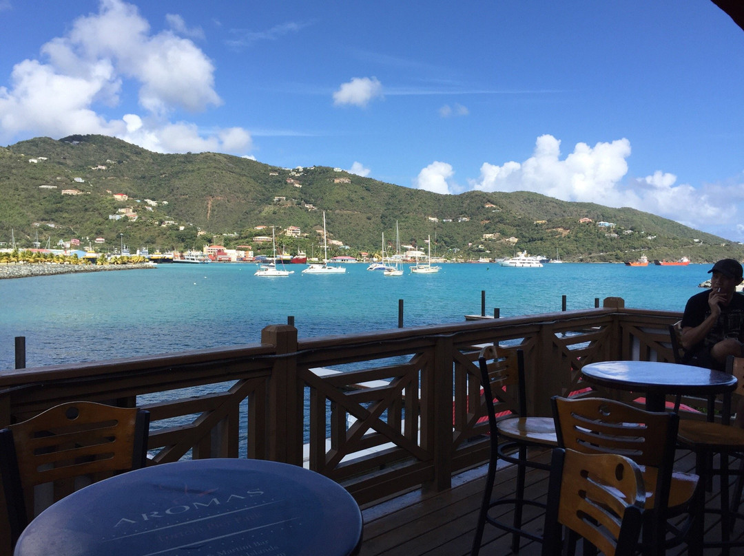 Aromas Cigar & Martini Bar-Road Town必去景点