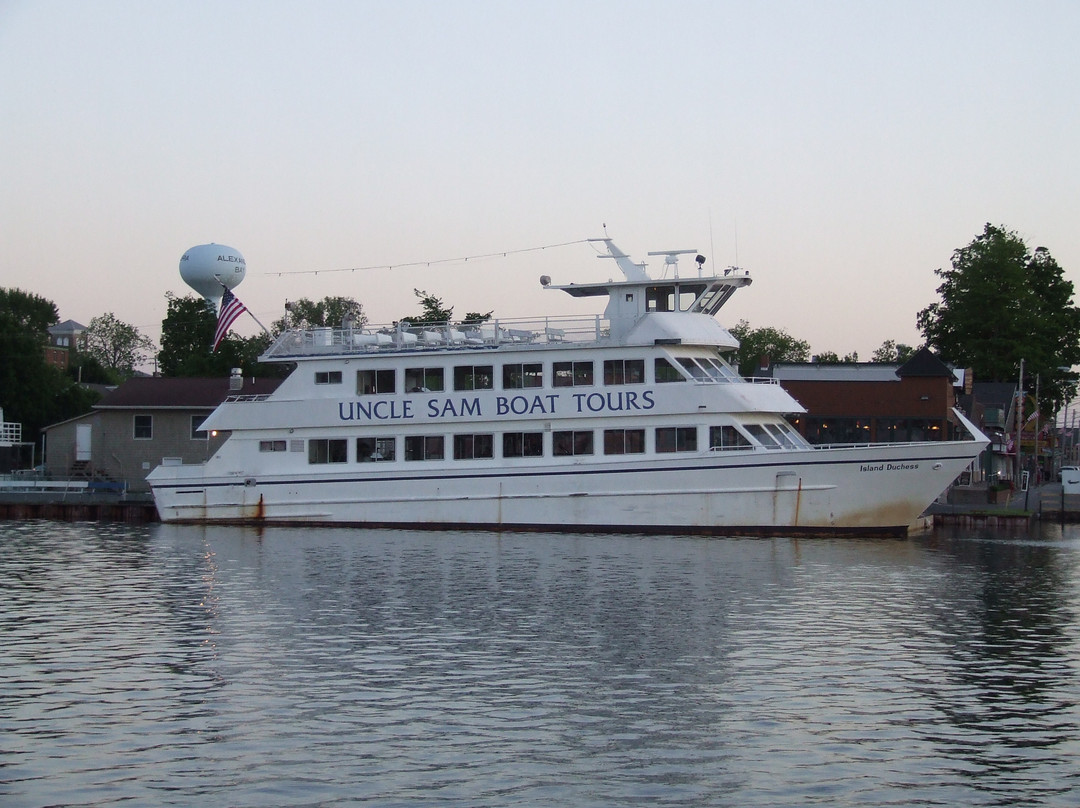 Uncle Sam Boat Tours景点图片