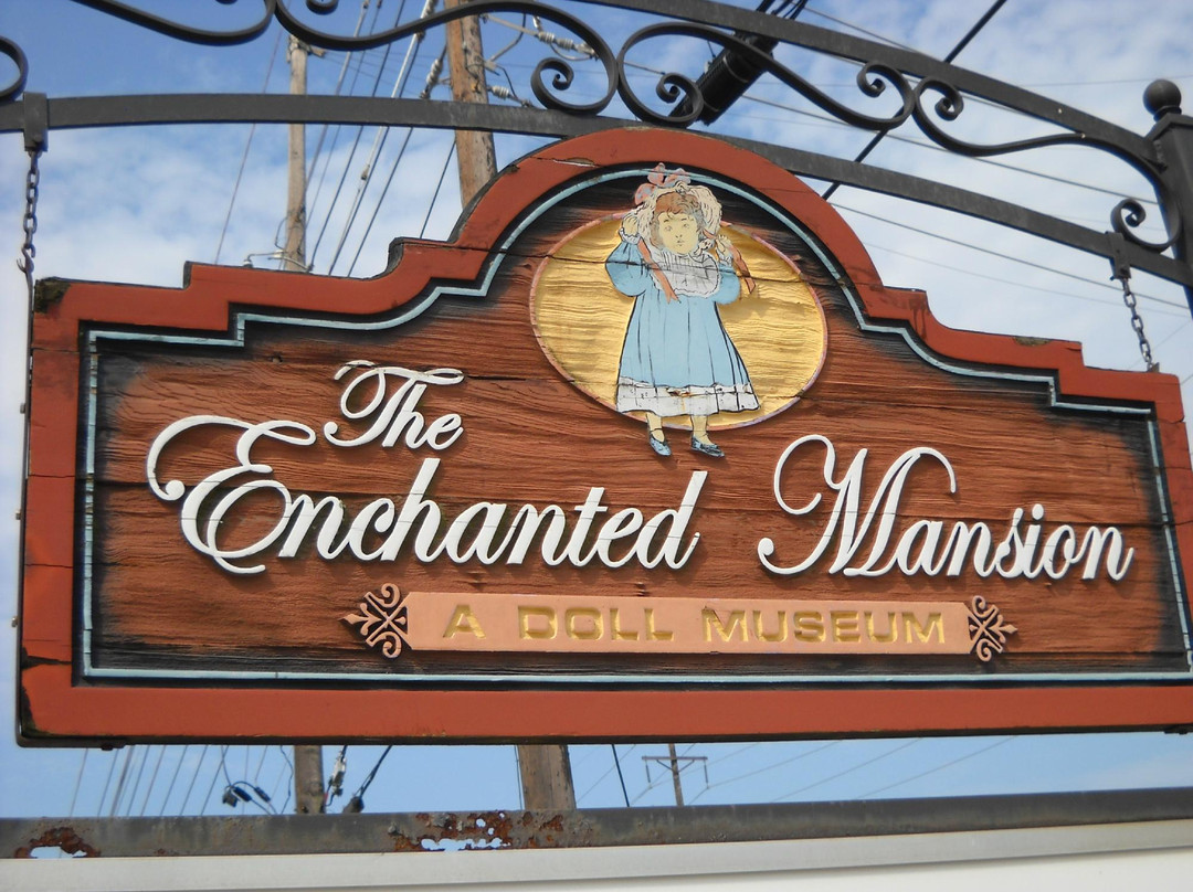 Enchanted Mansion Doll Museum景点图片