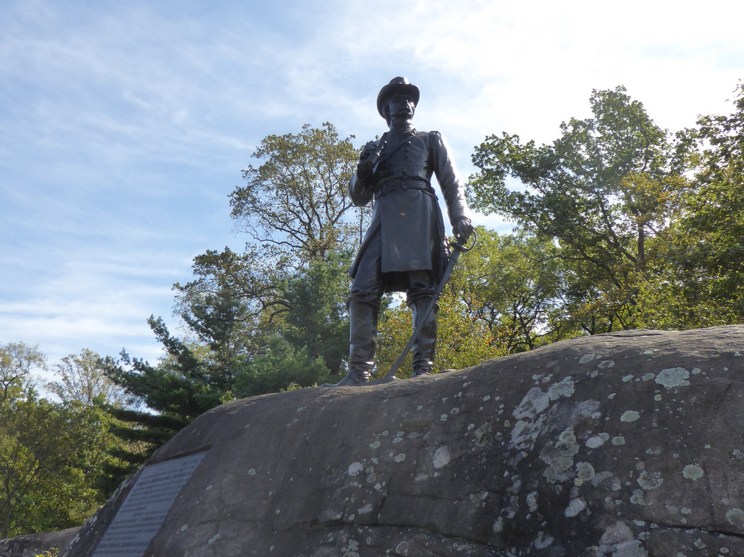 Monument to Brigadier General Gouverneur Kemble Warren-葛底斯堡必去景点