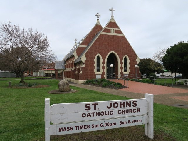 St John's Catholic Church景点图片