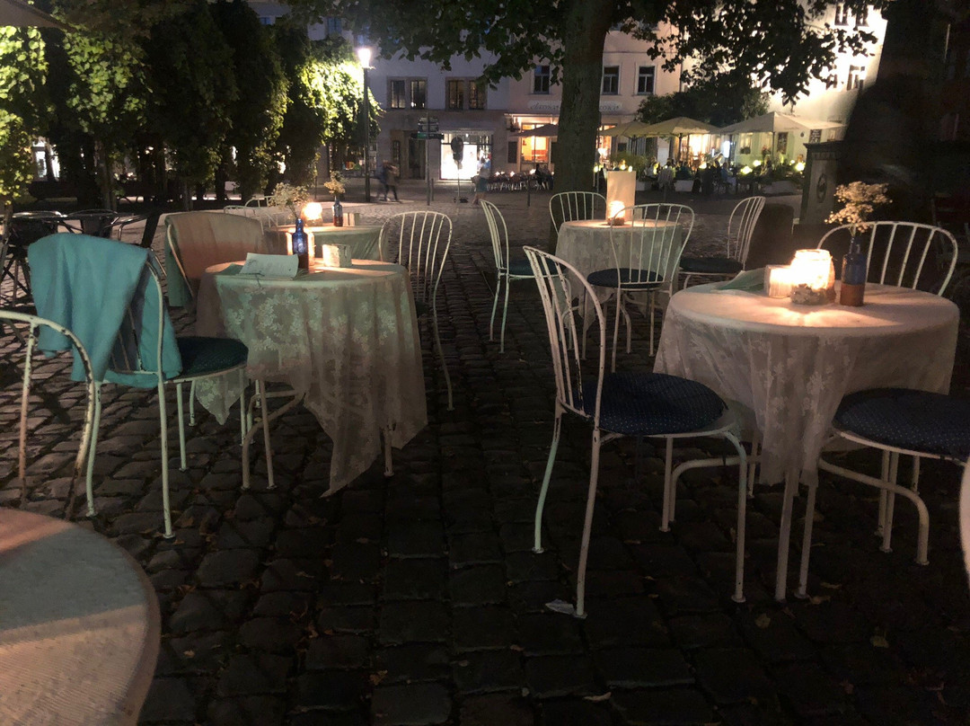 Lily's Waffel Bar & Café