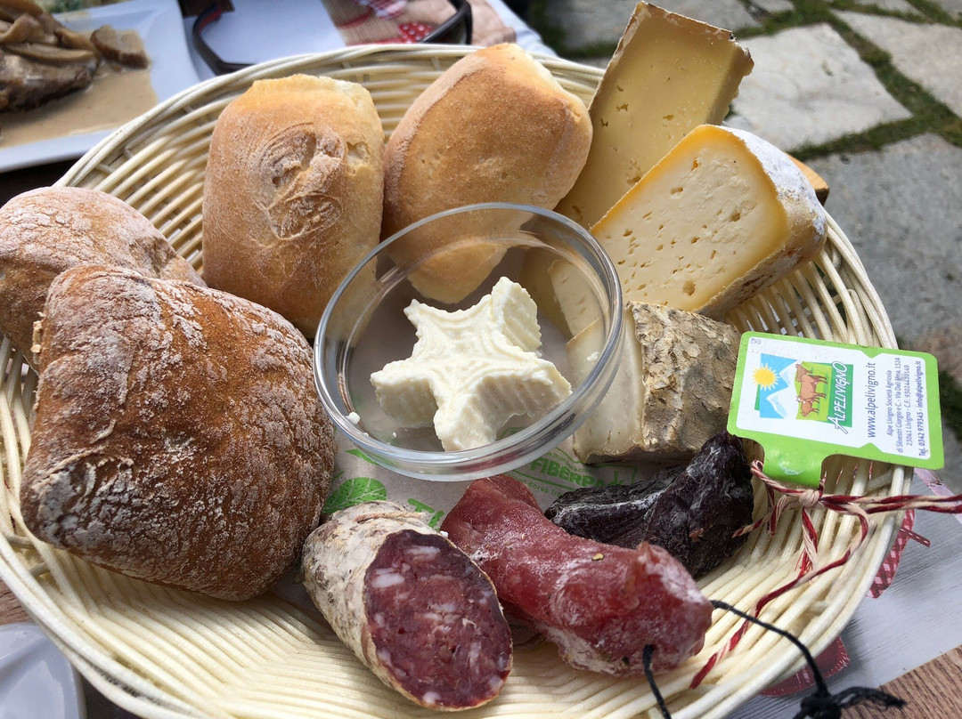 Campaccio di Sopra餐馆和美食-Ristorante dell’Agriturismo Alpe Mine