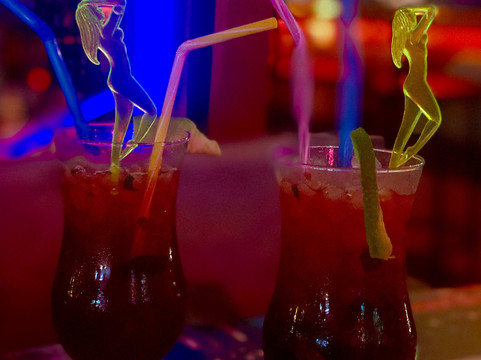 Hawaiian Club Bar-扎金索斯州必去景点