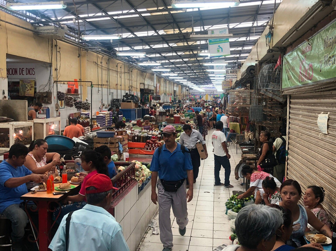 Lucas de Galvez market景点图片