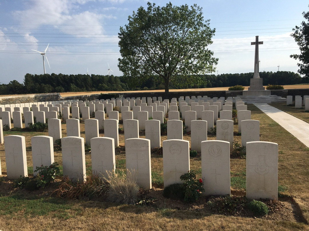 Roye new british cemetery景点图片