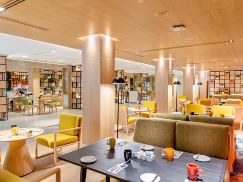 曼谷假日酒店主图